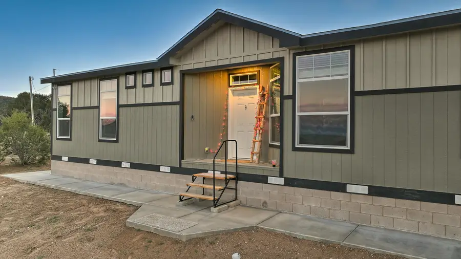19 Edge Of Woods Road, Tijeras, NM 87059 - #3