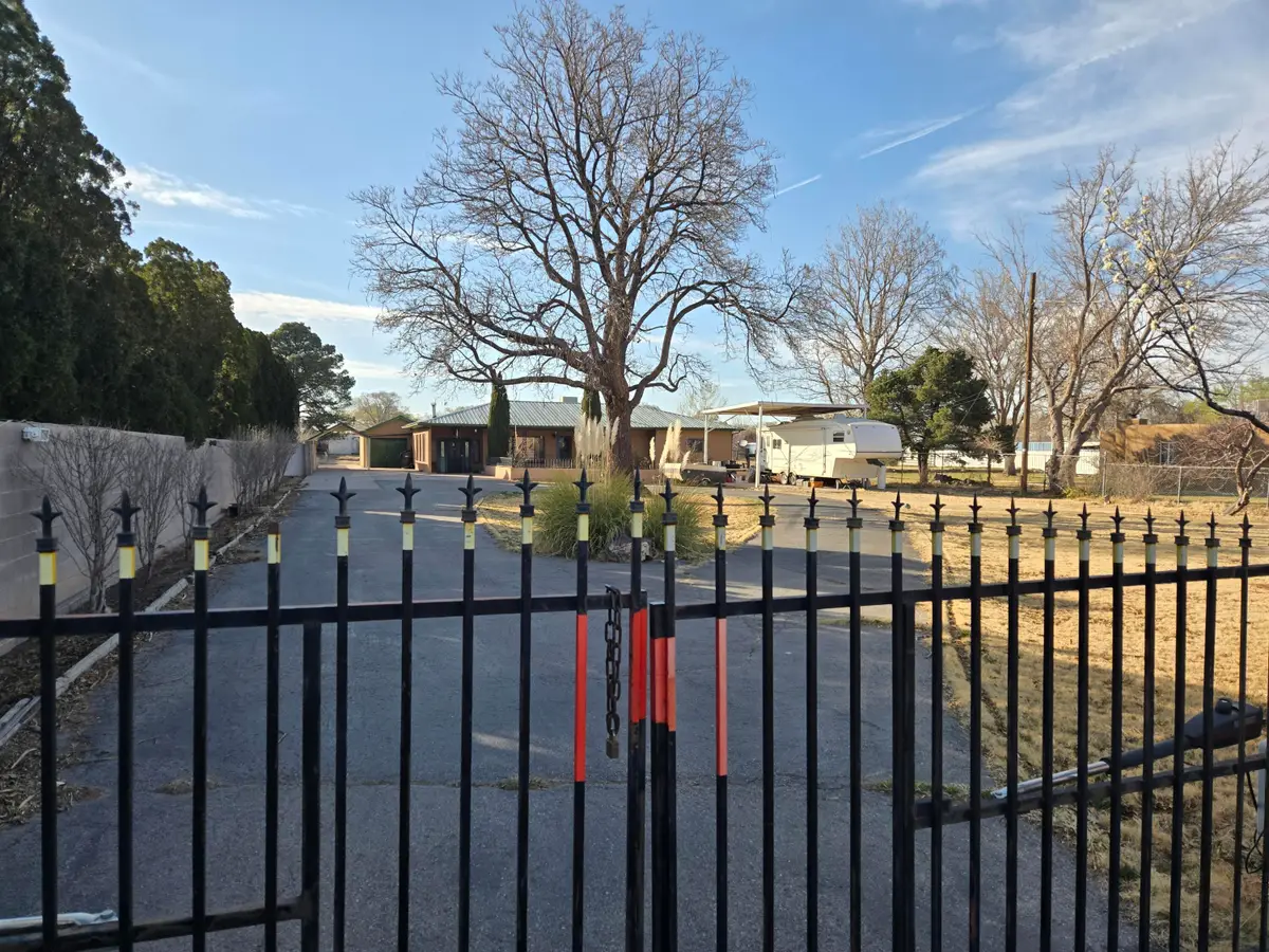 411 N Rubennie Place Nw, Albuquerque, NM 87114 - #1