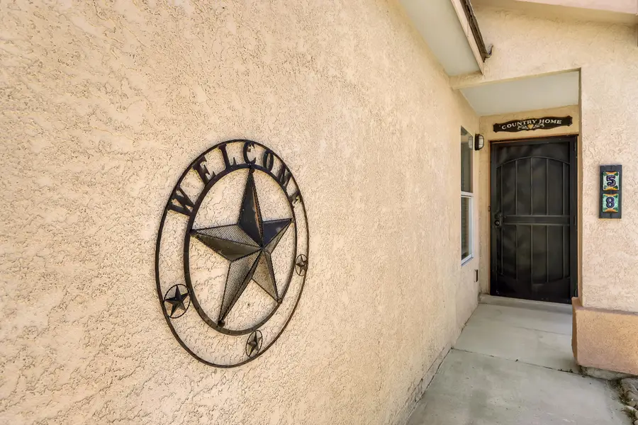 58 Avenida Jardin, Los Lunas, NM 87031 - #3