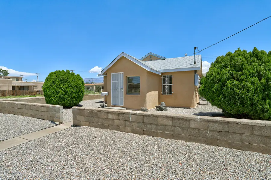 4524 5th Street Nw, Albuquerque, NM 87107 - #3