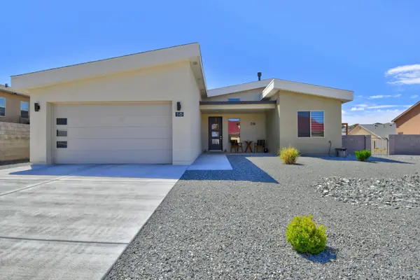 18 Camel Road, Los Lunas, NM 87031