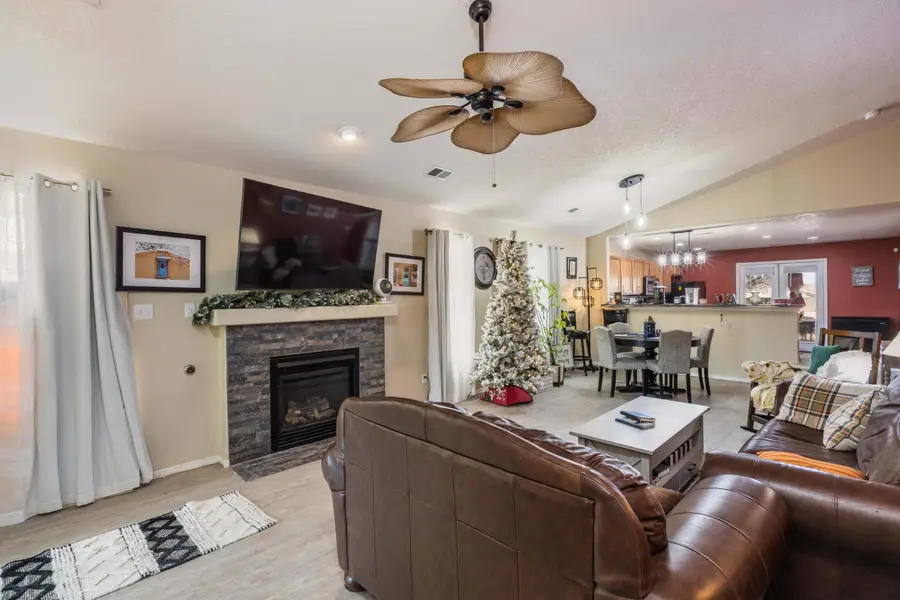 1821 Gallinas Road Ne, Rio Rancho, NM 87144 - #3