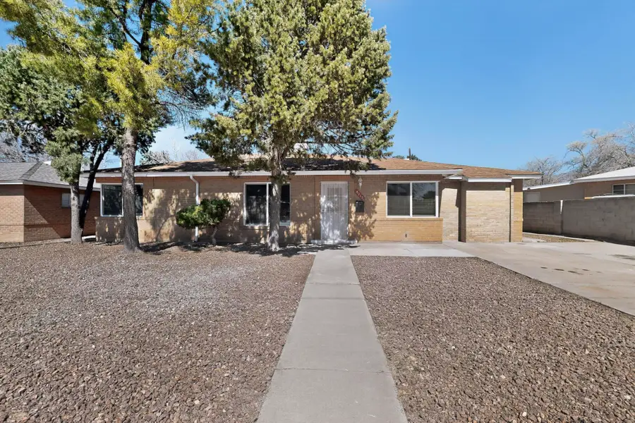 8715 Claremont Avenue Ne, Albuquerque, NM 87112 - #2