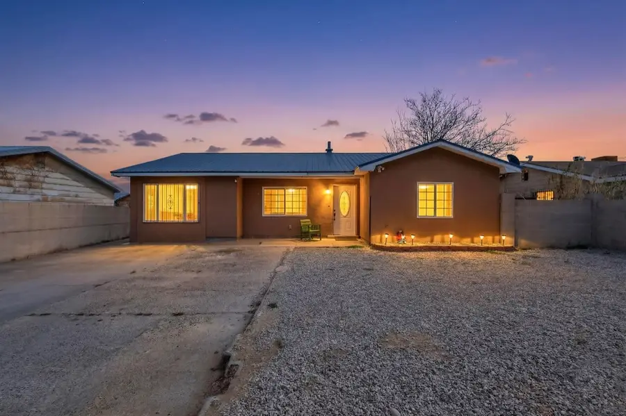 1233 Jenaro Street Sw, Albuquerque, NM 87121 - #2