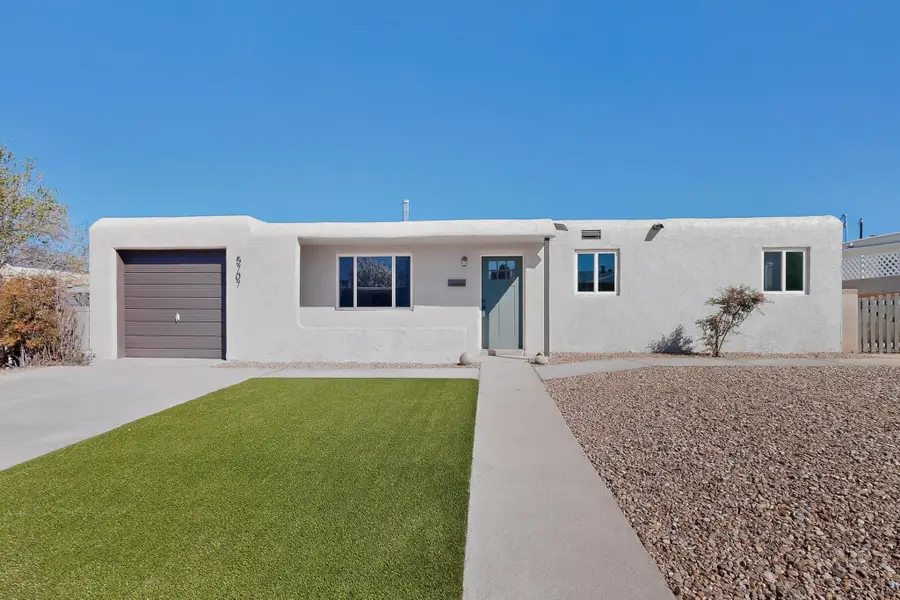 5707 Aztec Road Ne, Albuquerque, NM 87110 - #2