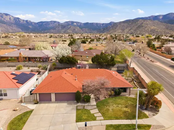 5700 Royal Oak Drive Ne, Albuquerque, NM 87111