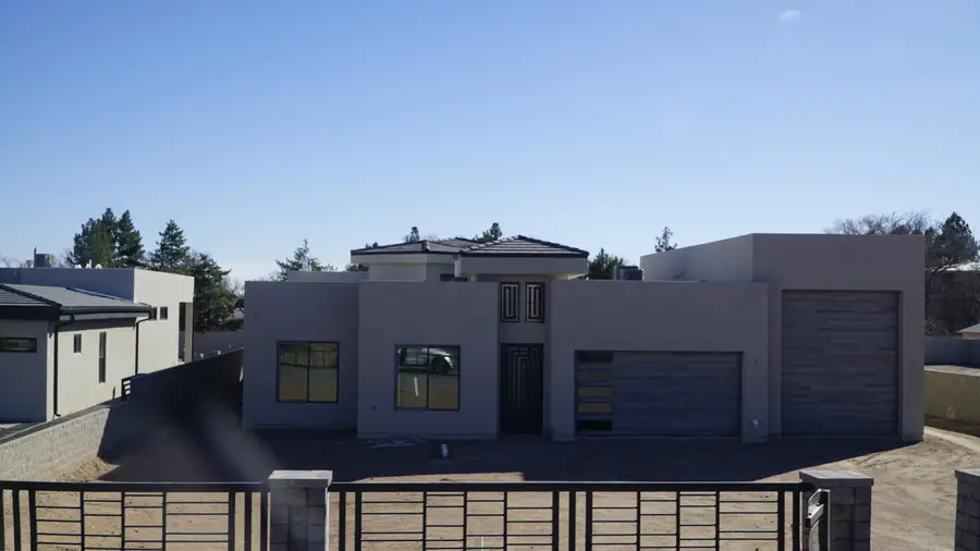 420 Bledsoe Road Nw, Los Ranchos De Albuquerque, NM 87107 - #3