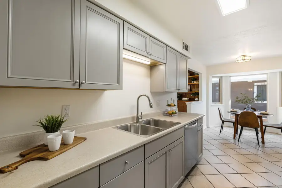 1012 Oro Real Ne, Albuquerque, NM 87123 - #3