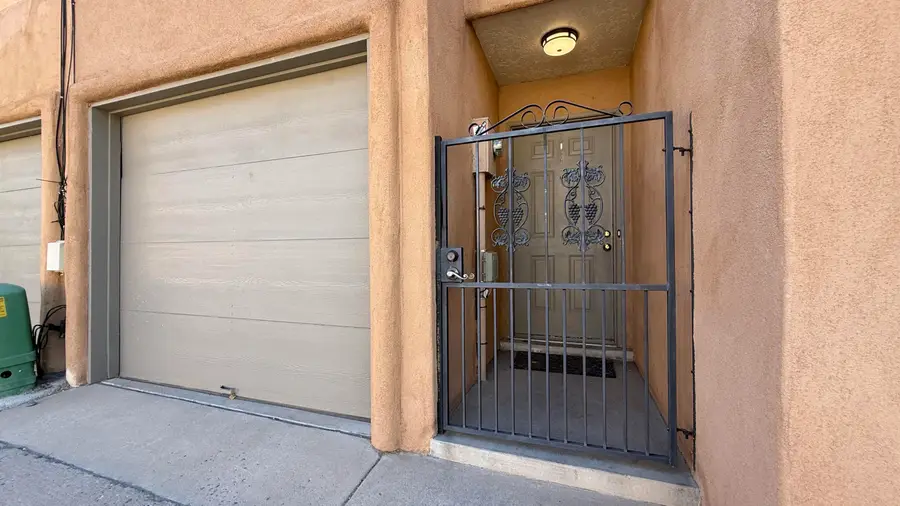 2451 Northwest Circle Nw, Albuquerque, NM 87104 - #3