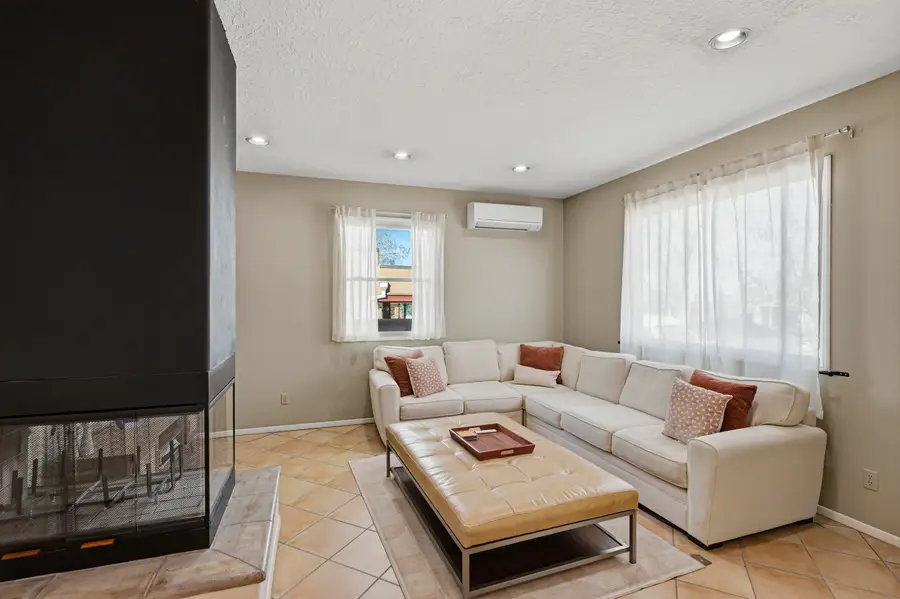 2920 Burton Avenue Se, Albuquerque, NM 87106 - #3