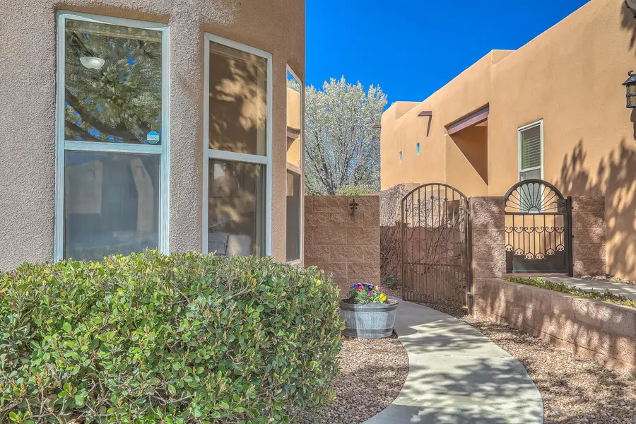 7315 Hawthorn Avenue Ne, Albuquerque, NM 87113 - #3