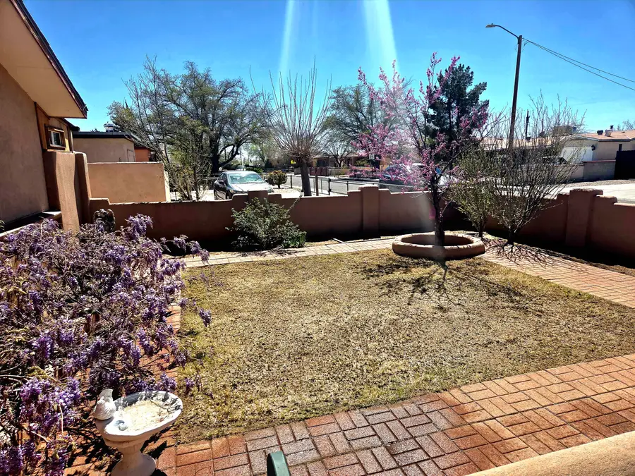 632 57th Street Nw, Albuquerque, NM 87105 - #3