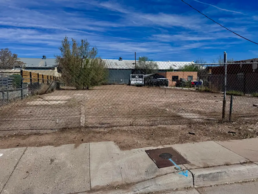 621 Towner Avenue Nw, Albuquerque, NM 87102 - #2