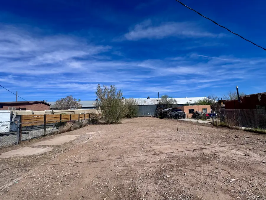 621 Towner Avenue Nw, Albuquerque, NM 87102 - #3