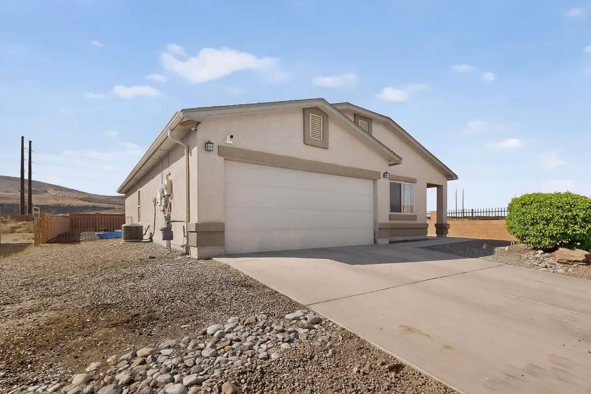 2190 Camino Rincon Sw, Los Lunas, NM 87031 - #1
