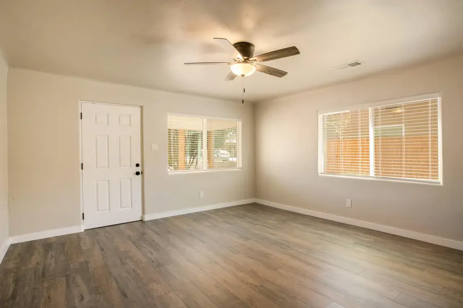 635 Adams Street Ne, Albuquerque, NM 87110 - #2