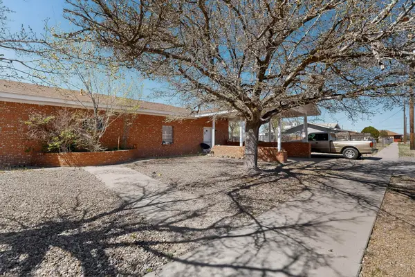607 & 609 N 6th Street, Belen, NM 87002