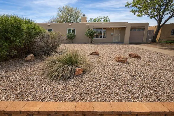 8112 Princess Jeanne Avenue Ne, Albuquerque, NM 87110