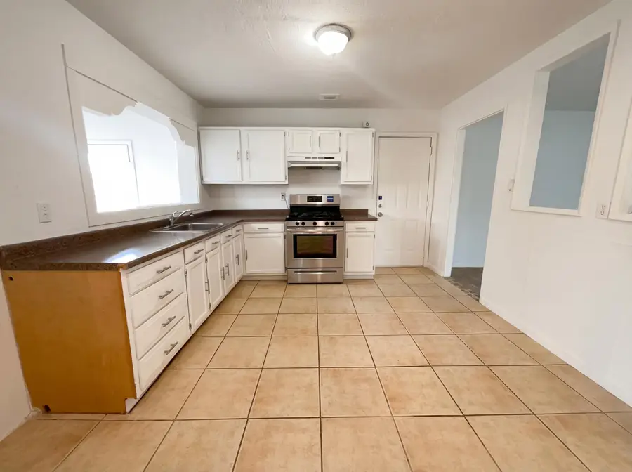 8112 Princess Jeanne Avenue Ne, Albuquerque, NM 87110 - #2