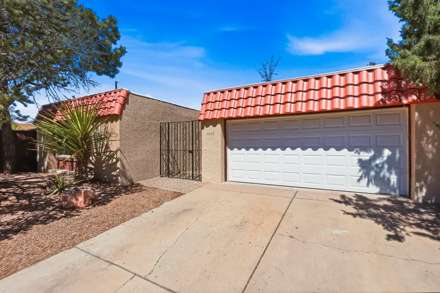9009 Hilton Avenue Ne, Albuquerque, NM 87111 - #3