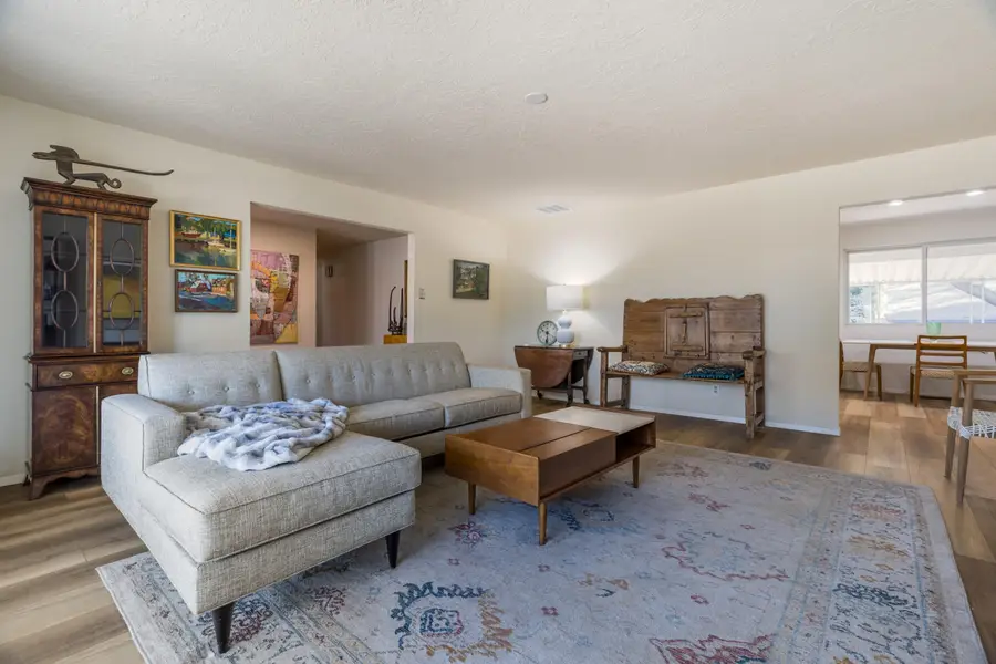 7708 Summer Avenue Ne, Albuquerque, NM 87110 - #3