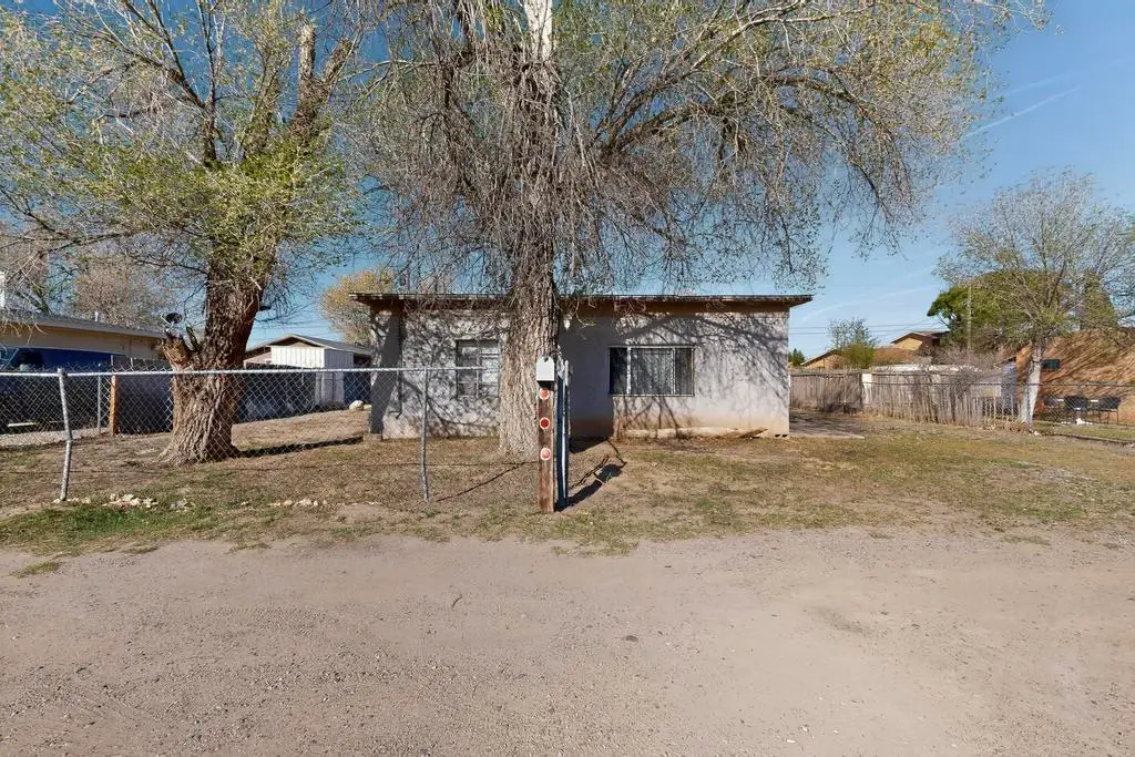 105 Barcelona Circle Sw, Albuquerque, NM 87105 - #1