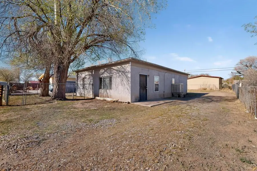 105 Barcelona Circle Sw, Albuquerque, NM 87105 - #2