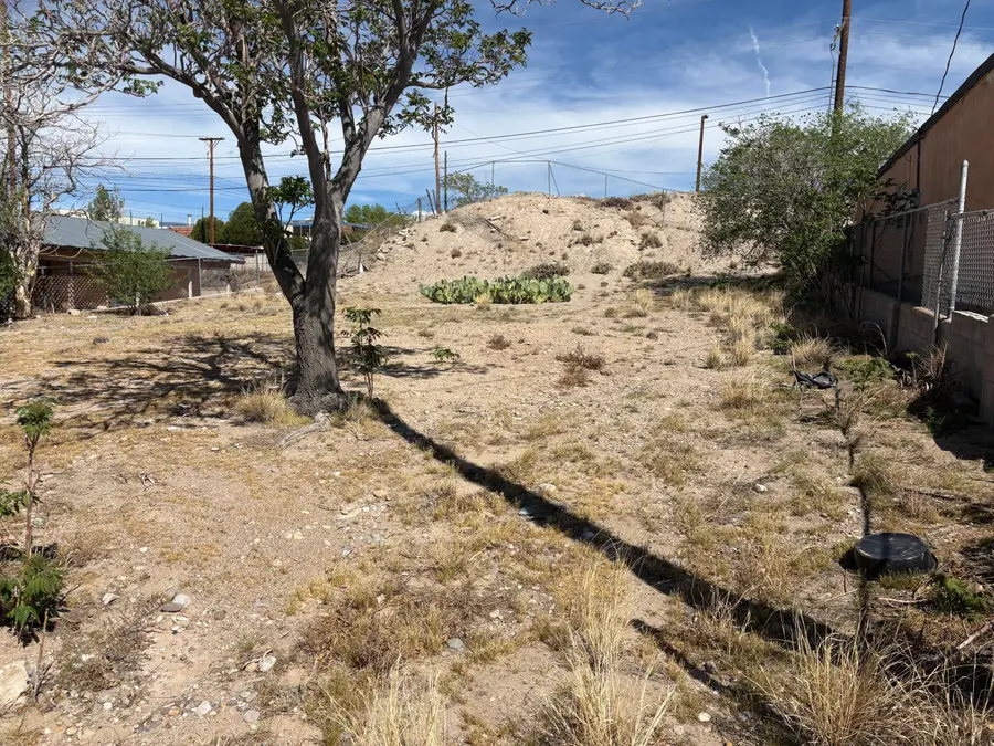 1224 Stone Street Ne, Albuquerque, NM 87102 - #2