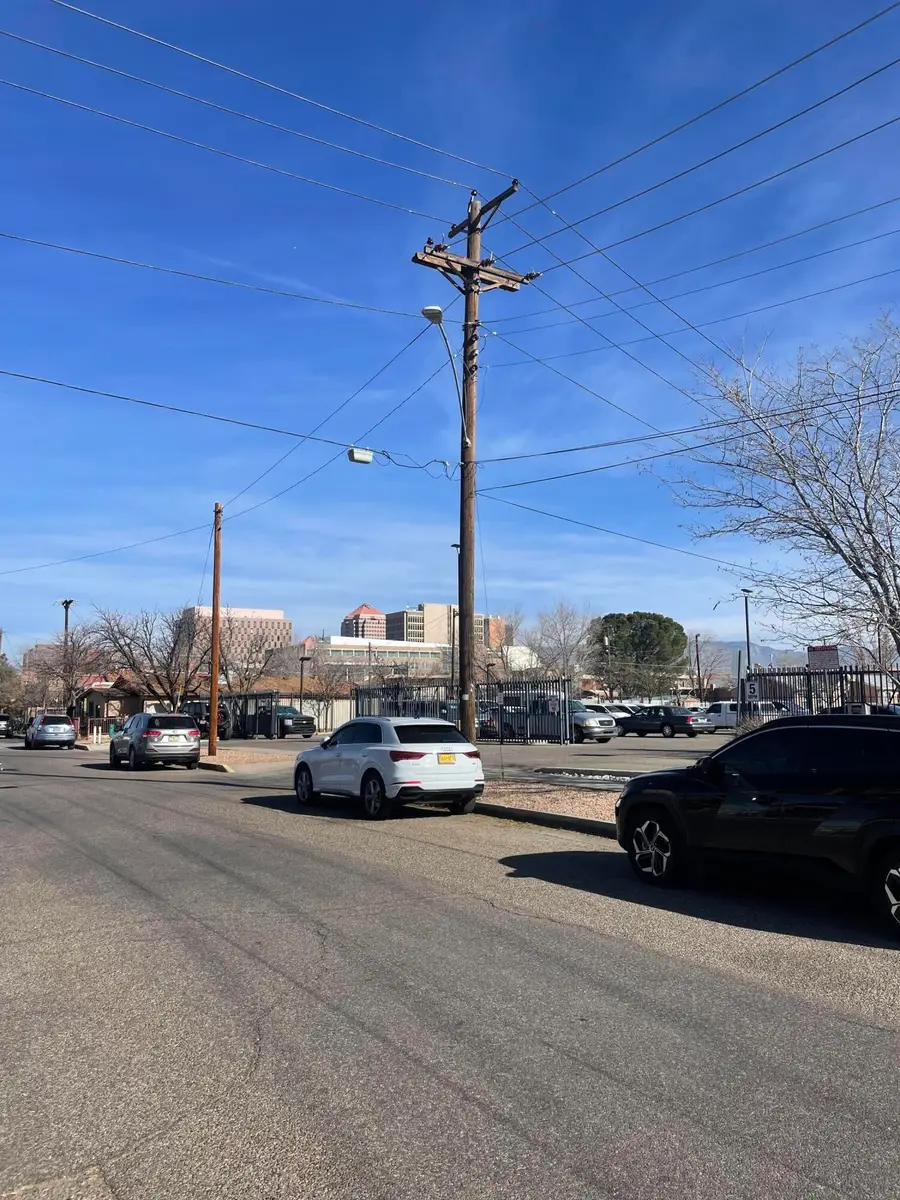 711 C 7th Street Sw, Albuquerque, NM 87102 - #2