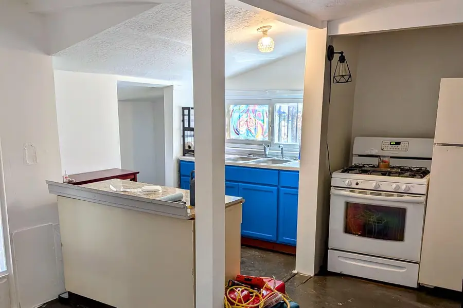 105 S Roosevelt Avenue, Mountainair, NM 87036 - #2