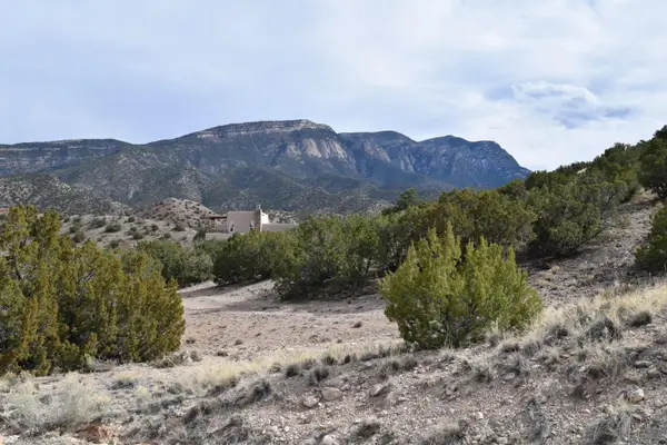10 Vista De Oro, Placitas, NM 87043