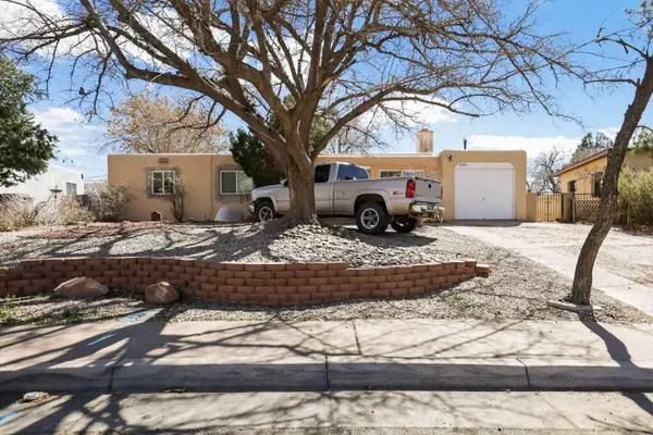 8310 Robin Avenue Ne, Albuquerque, NM 87110