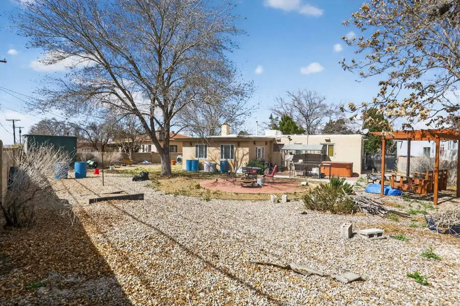 8310 Robin Avenue Ne, Albuquerque, NM 87110 - #2
