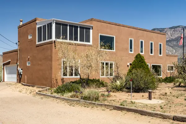 11207 Carmel Avenue Ne, Albuquerque, NM 87122