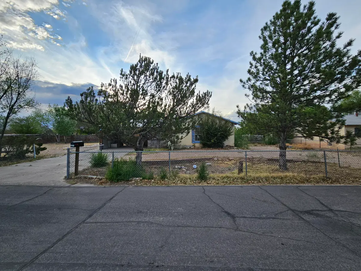 4631 Sun Valley Drive Sw, Albuquerque, NM 87105 - #1