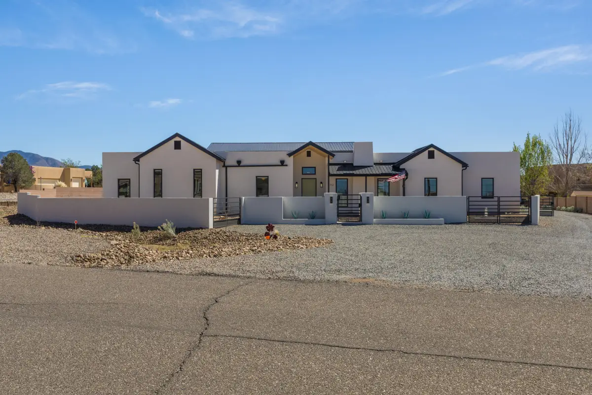 8712 Eagle Rock Avenue Ne, Albuquerque, NM 87122 - #1