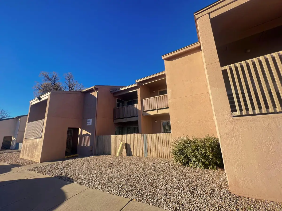 4601 Carlisle Boulevard Ne #APT D2, Albuquerque, NM 87109 - #1