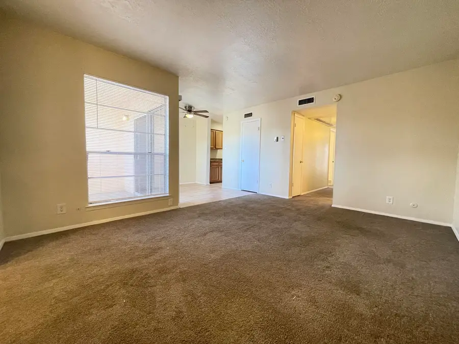 4601 Carlisle Boulevard Ne #APT D2, Albuquerque, NM 87109 - #2