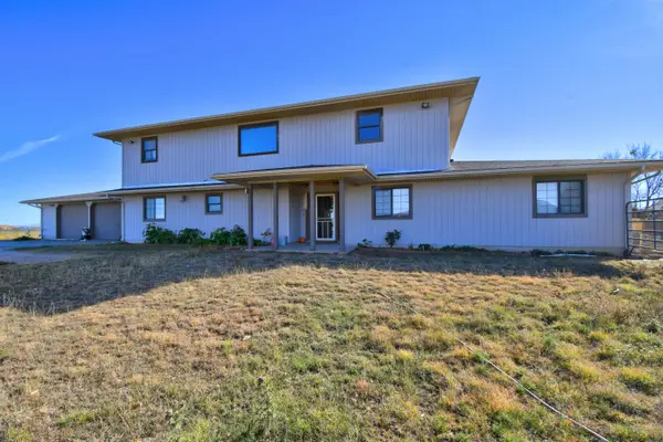10 Circle S Road, Edgewood, NM 87015