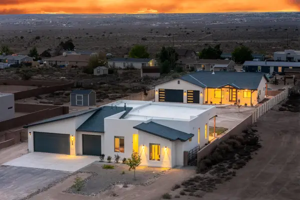 609 2nd Street Ne, Rio Rancho, NM 87124