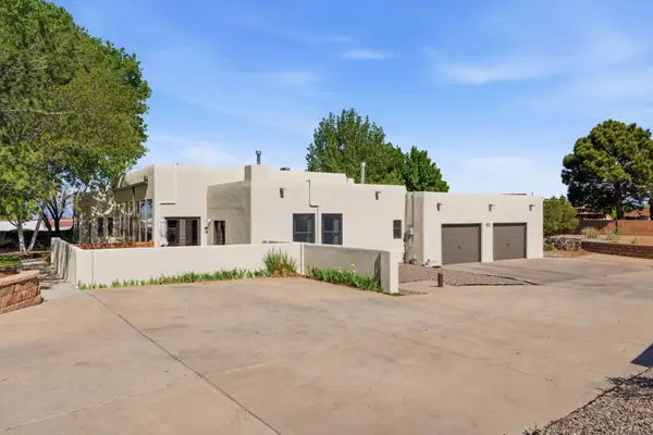 12107 Holly Avenue Ne, Albuquerque, NM 87122