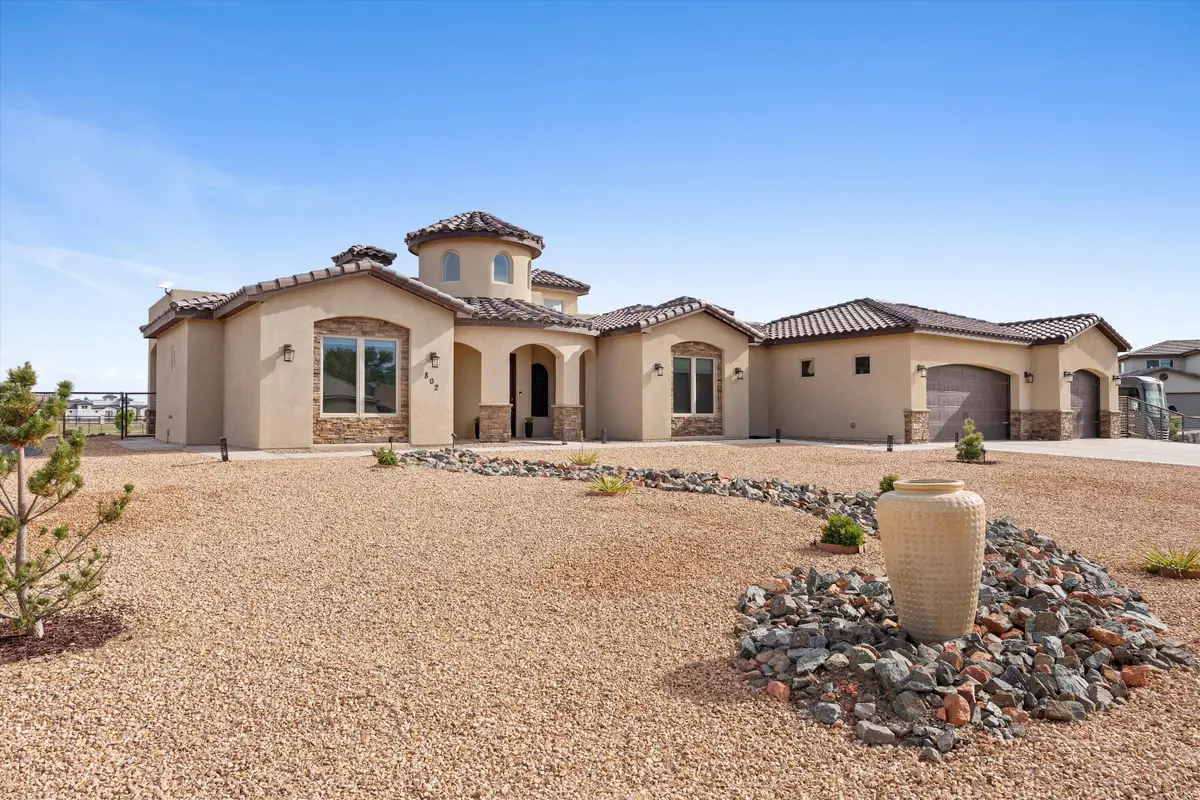 802 Holstein Court Sw, Albuquerque, NM 87105 - #1