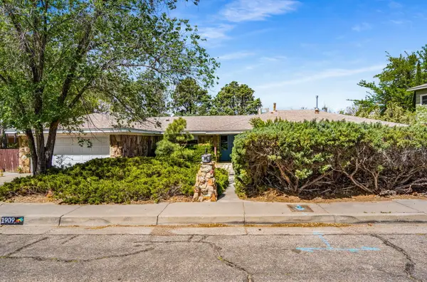 1909 Kriss Place Ne, Albuquerque, NM 87112
