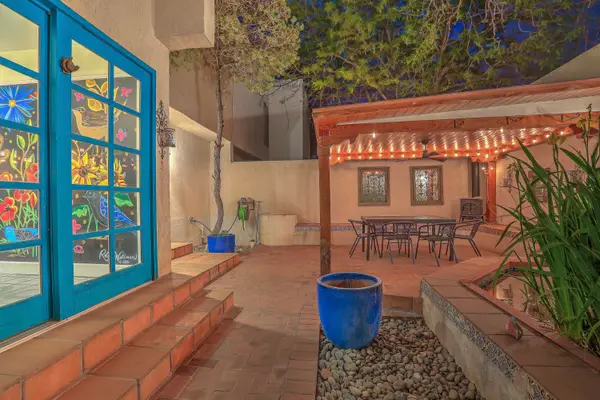 2 La Villita Tres Street Ne, Albuquerque, NM 87112