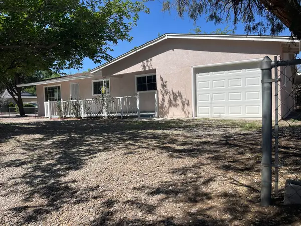 901 Zearing Place Nw, Albuquerque, NM 87104