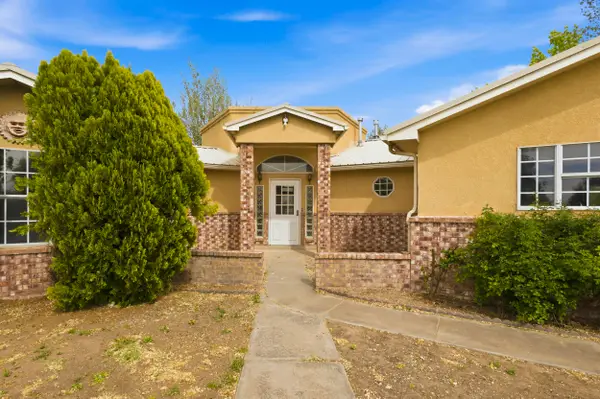 9 Blackberry Lane, Los Lunas, NM 87031