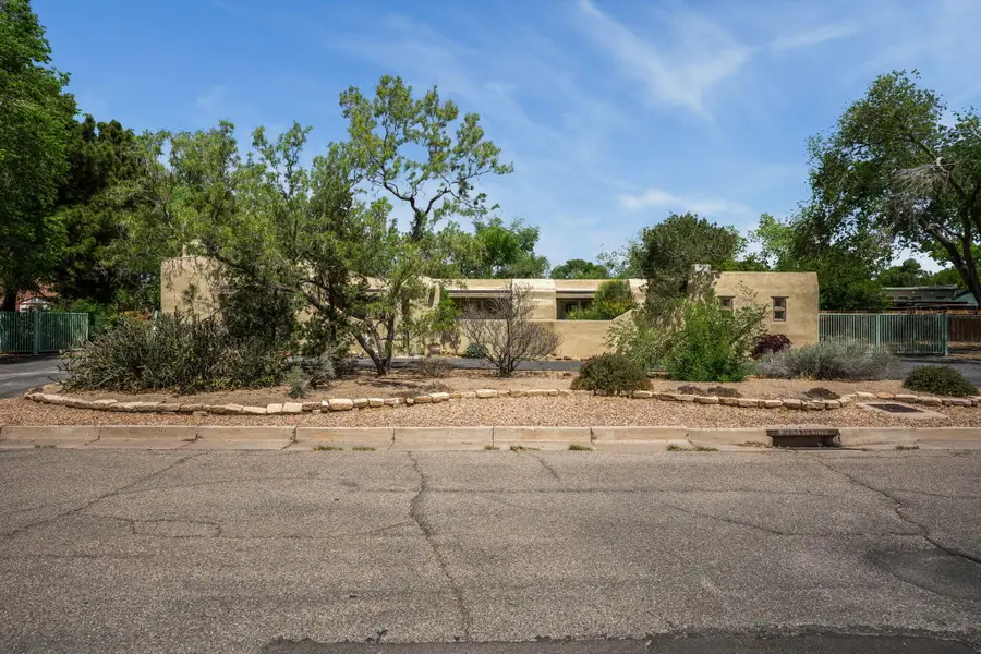 1029 Los Arboles Avenue Nw, Albuquerque, NM 87107 - #3