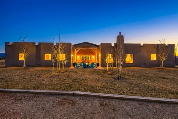 8 Golf Course Drive, Ranchos de Taos, NM 87557