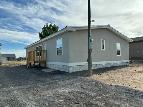908 10th Avenue Ne, Rio Rancho, NM 87144