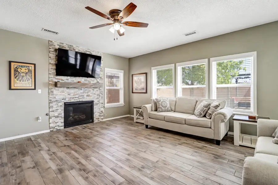 3728 Clear Creek Road Ne, Rio Rancho, NM 87144 - #3